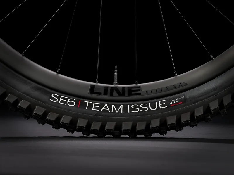 Trek Slash 9.8 GX AXS Enduro Mountain Bike in Satin Baja Yellow-5